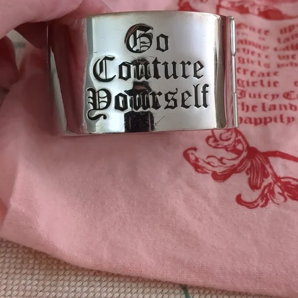 VINTAGE JUICY COUTURE BRACELET! - Picture 3 of 8